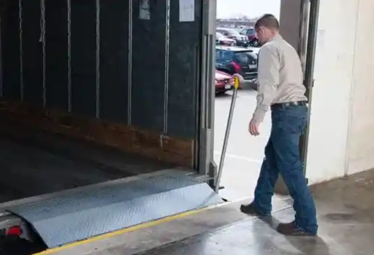 Nedd dock leveler
